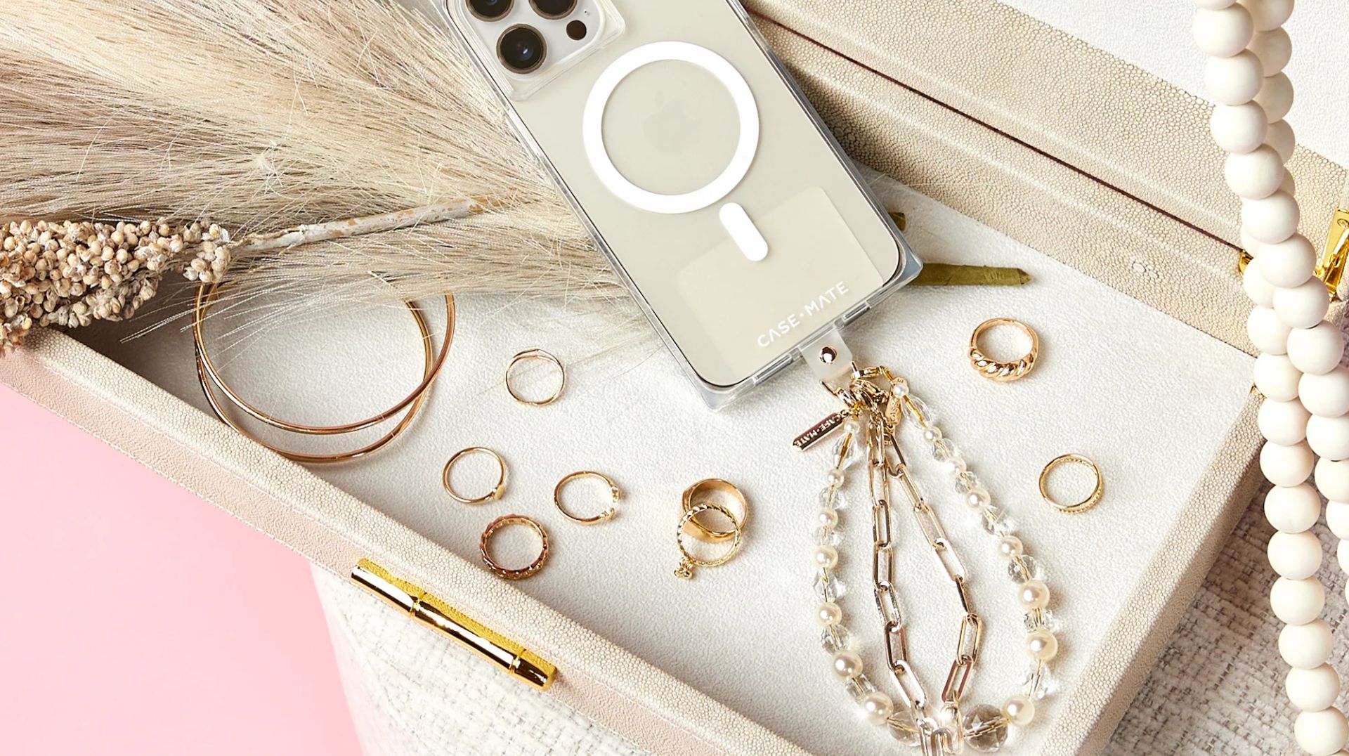 Casemate Likn Chain Wristlet